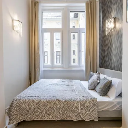Cozy Quentin Near Danube River * Budapest