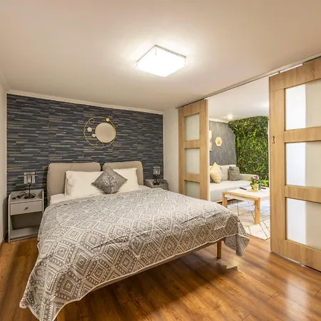 Cozy & Homy In The Heart Of Apartmán